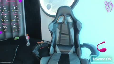 luna_bella_23 online show from 05-24-26, 04:34