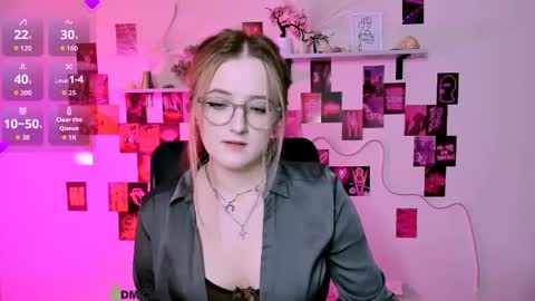 luna_berryy online show from 05-06-26, 08:25