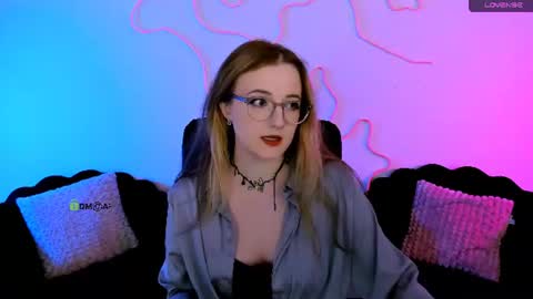 luna_berryy online show from 06-24-26, 07:02