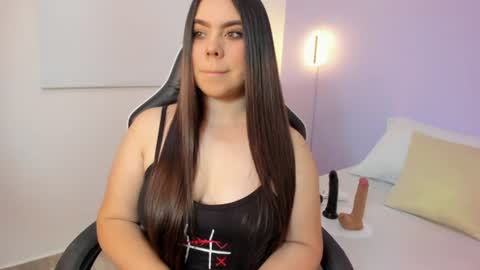 L U N A  online show from 06-19-26, 12:42