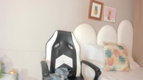 luna_bradley_ online show from 03-31-26, 12:16