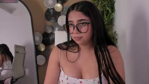 luna_cute14 online show from 04-23-26, 04:42