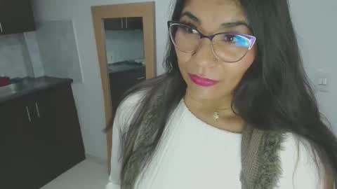 luna  online show from 04-05-26, 10:56