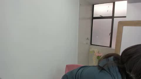 Snapshot of luna_dumont chatting on 05-01-26, 11:15 luna online show from 05-01-26, 11:15