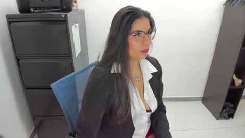 Snapshot of luna_dumont chatting on 05-04-26, 11:17 luna online show from 05-04-26, 11:17