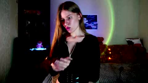 luna_evan online show from 12-01-25, 09:14