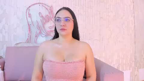 Snapshot of luna_ferrer1 chatting on 06-11-26, 11:41 luna_ferrer1 online show from 06-11-26, 11:41