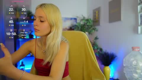 Snapshot of luna_grace18 chatting on 06-08-26, 03:45 luna_grace18 online show from 06-08-26, 03:45