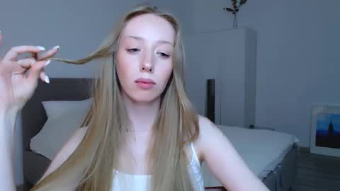 Luna online show from 01-18-25, 11:55