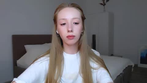 Luna online show from 02-19-25, 11:36