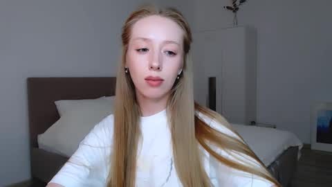 Luna online show from 02-20-25, 02:40