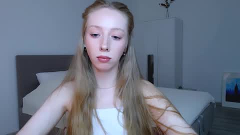 Luna online show from 02-20-25, 08:03