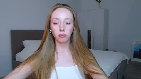 Luna online show from 02-22-25, 11:03