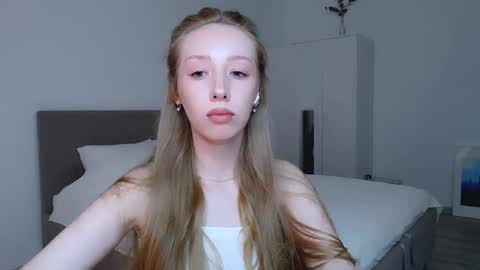 Luna online show from 02-23-25, 06:56