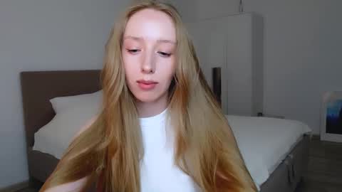 Luna online show from 02-26-25, 10:09