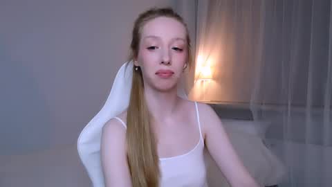 Luna online show from 04-18-26, 10:43