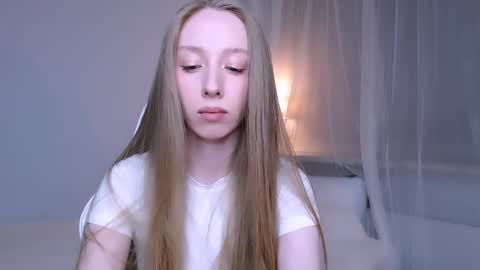 Snapshot of luna_insanity chatting on 04-28-26, 02:27 Luna online show from 04-28-26, 02:27
