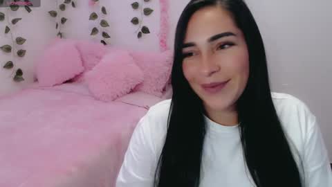 Snapshot of luna_lgomez chatting on 03-01-25, 10:13 luna online show from 03-01-25, 10:13