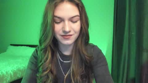 Luna online show from 12-02-25, 04:07