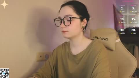 Snapshot of luna_moon13 chatting on 04-18-26, 02:26 Luna online show from 04-18-26, 02:26