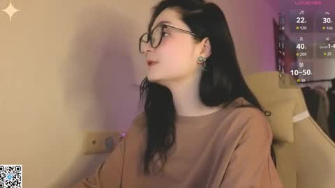 Snapshot of luna_moon13 chatting on 04-19-26, 01:27 Luna online show from 04-19-26, 01:27