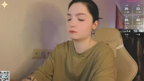 Snapshot of luna_moon13 chatting on 04-25-26, 01:19 Luna online show from 04-25-26, 01:19