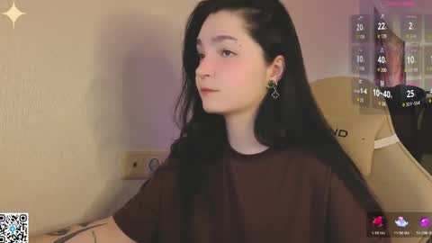 Snapshot of luna_moon13 chatting on 05-09-26, 01:33 Luna online show from 05-09-26, 01:33