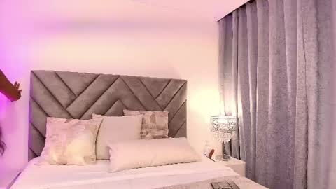 luna_queen7 online show from 07-22-26, 11:13