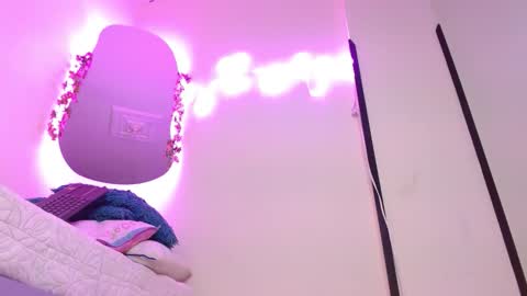 Luna Rougets online show from 03-17-26, 01:58