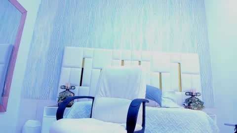 Luna online show from 12-21-24, 11:44