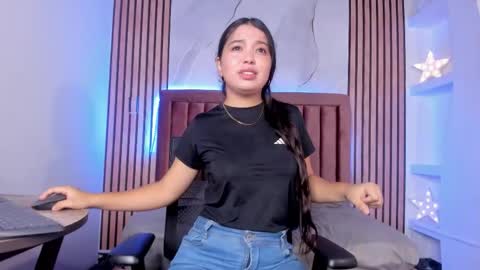 Snapshot of luna_sweeett_ chatting on 10-16-25, 01:01 Luna online show from 10-16-25, 01:01