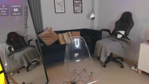 Snapshot of luna_tagliaferri chatting on 05-27-26, 09:01 Luna online show from 05-27-26, 09:01