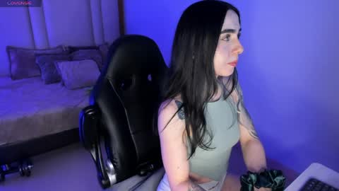 Snapshot of luna_tagliaferri chatting on 06-02-26, 10:56 Luna online show from 06-02-26, 10:56
