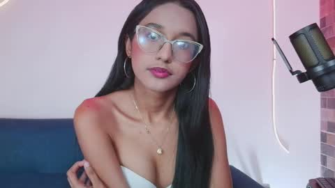 luna_valen online show from 05-15-26, 04:08