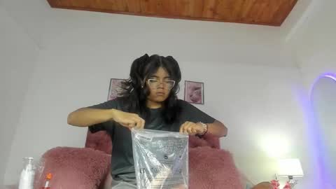 luna_velveth1 online show from 02-02-26, 01:04