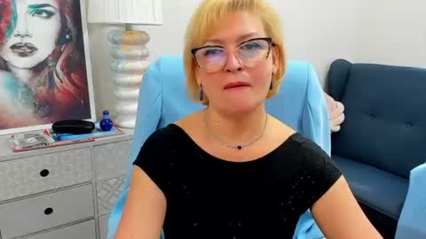 L u n a online show from 06-12-26, 06:56