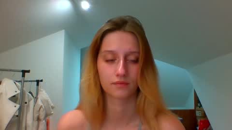 L U N A  online show from 12-02-24, 05:59