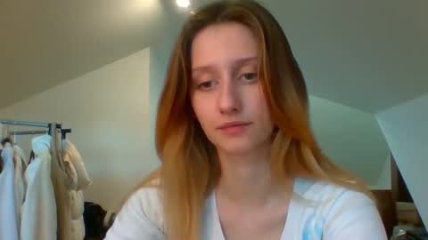 L U N A  online show from 01-03-25, 10:41