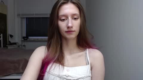 L U N A  online show from 11-24-25, 06:46