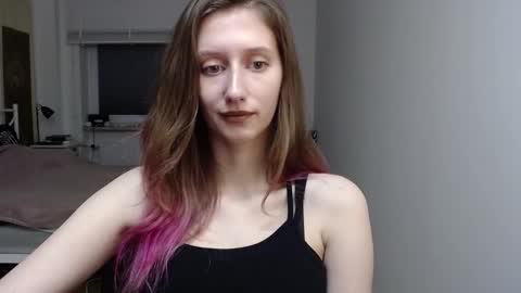 L U N A  online show from 12-03-25, 06:54