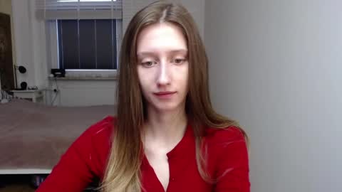 L U N A  online show from 04-08-26, 05:51