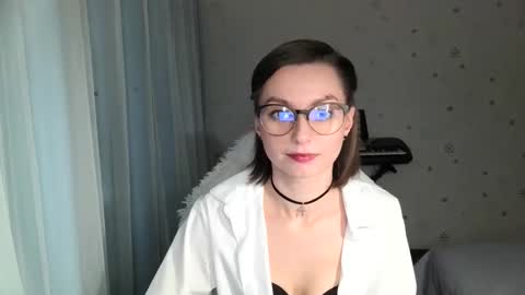 lunaa_bluee online show from 11-06-25, 08:10