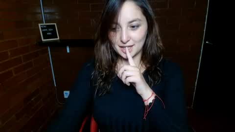 lunaa_m_ online show from 02-18-25, 09:53