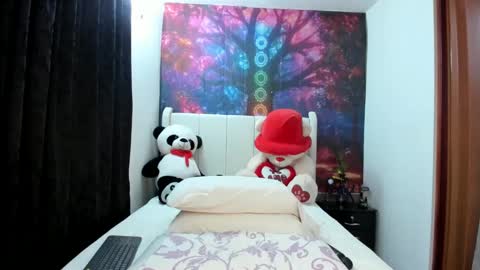 lunaa mayer online show from 10-04-25, 01:03