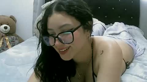 lunaa_sub online show from 02-21-25, 06:04