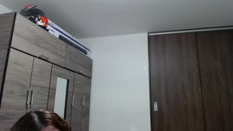 lunaa_sub online show from 10-04-25, 06:17