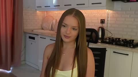 Snapshot of lunaaaura chatting on 06-28-26, 01:28 Sophia online show from 06-28-26, 01:28
