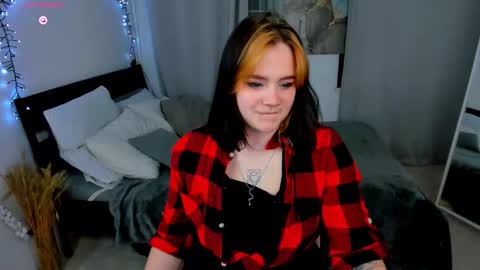 Snapshot of lunaali chatting on 10-06-25, 04:59 Li online show from 10-06-25, 04:59