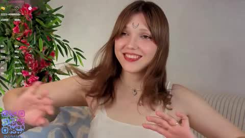 Snapshot of lunabate chatting on 11-28-25, 05:21 Luna online show from 11-28-25, 05:21