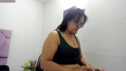 lunabrillante1972 online show from 05-27-26, 08:55